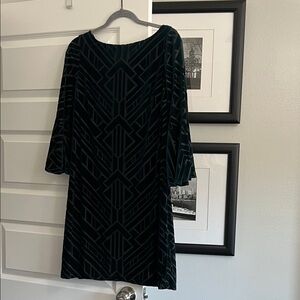Vince Camuto Dark Green Velvet Geometric Long Sleeve Dress